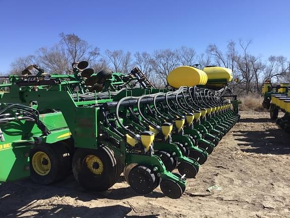 Image of John Deere DB90 equipment image 1