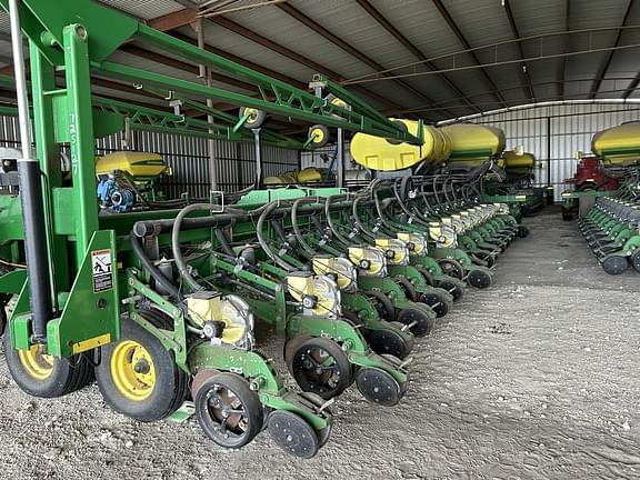 Image of John Deere DB90 equipment image 2