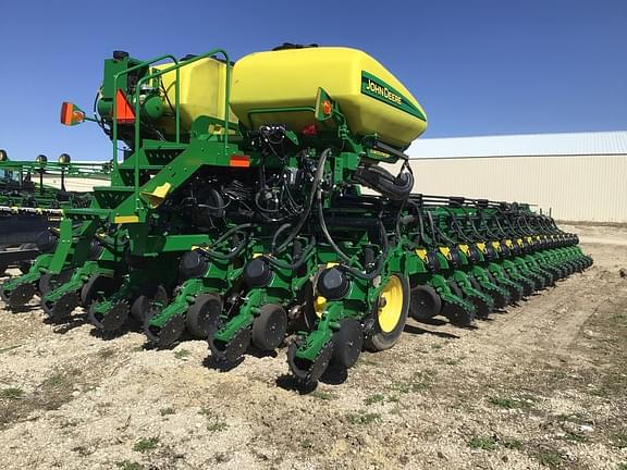 Image of John Deere DB90 equipment image 1