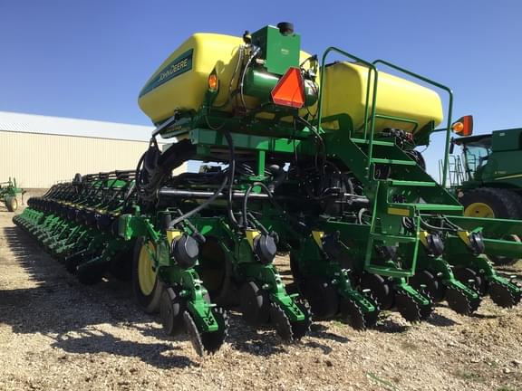 Image of John Deere DB90 equipment image 1
