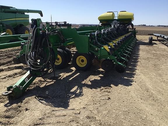 Image of John Deere DB90 equipment image 3