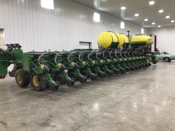 Image of John Deere DB90 equipment image 1