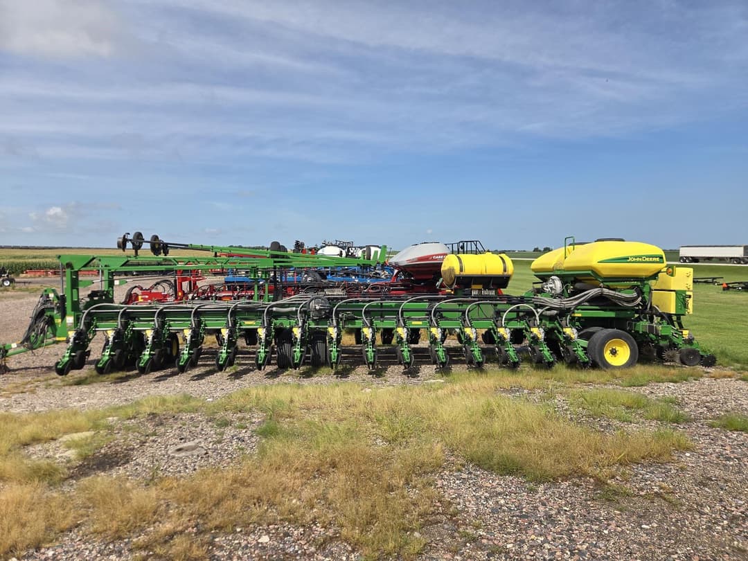 Image of John Deere DB90 Primary image