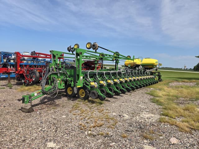 Image of John Deere DB90 equipment image 1
