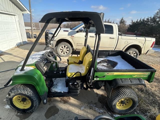 Image of John Deere Gator XUV 620i equipment image 2