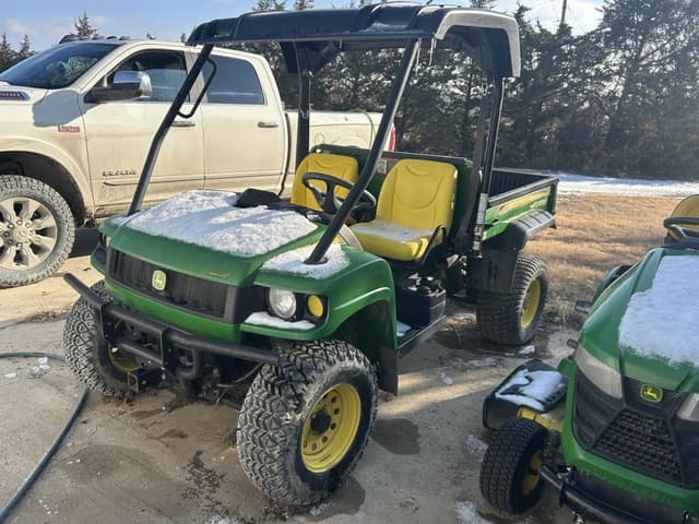 Image of John Deere Gator XUV 620i equipment image 1