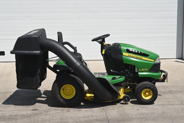 Image of John Deere LA135 equipment image 1
