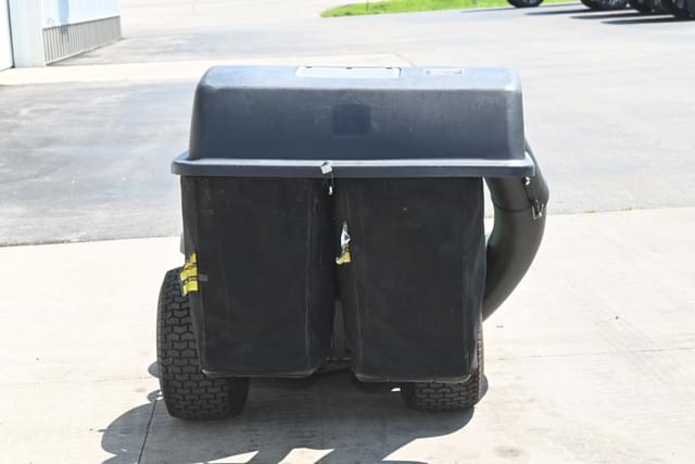 Image of John Deere LA135 equipment image 3