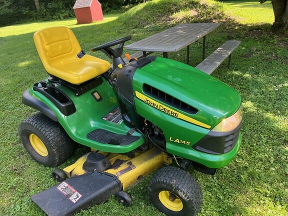 2009 John Deere LA145 Equipment Image0