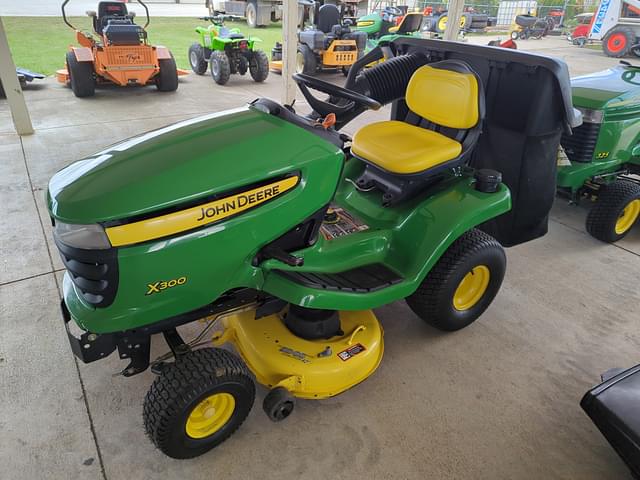 Image of John Deere X300 equipment image 2