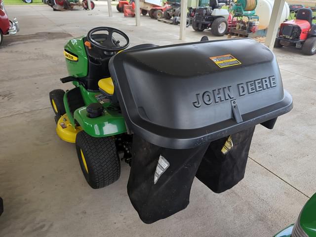 Image of John Deere X300 equipment image 3