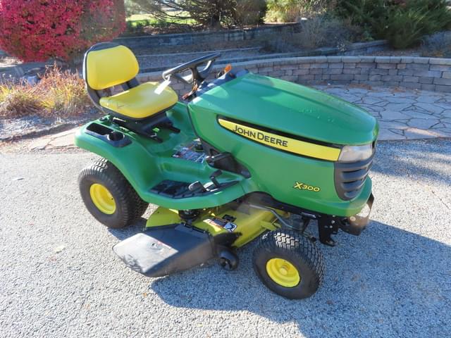 Image of John Deere X300 equipment image 1