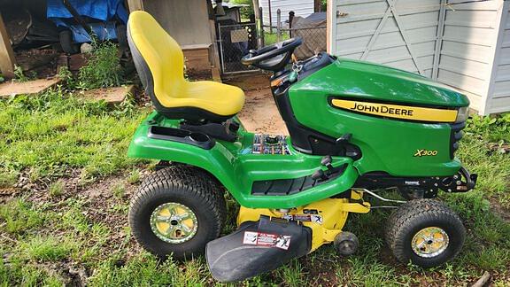 Image of John Deere X300 equipment image 3