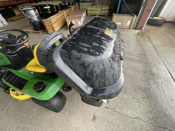 Image of John Deere X300 equipment image 4