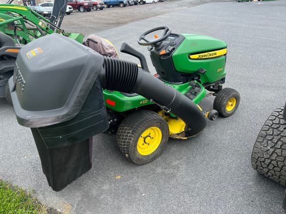 Image of John Deere X304 equipment image 2