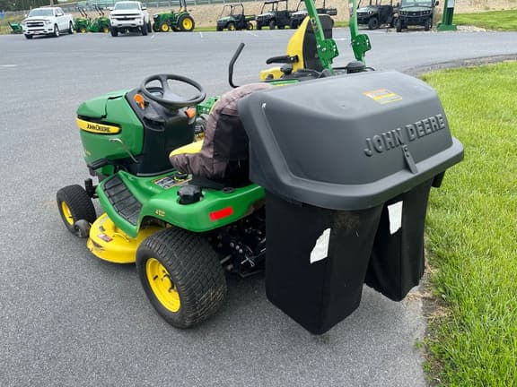 Image of John Deere X304 equipment image 4