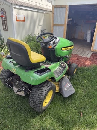 2009 John Deere X304 Equipment Image0