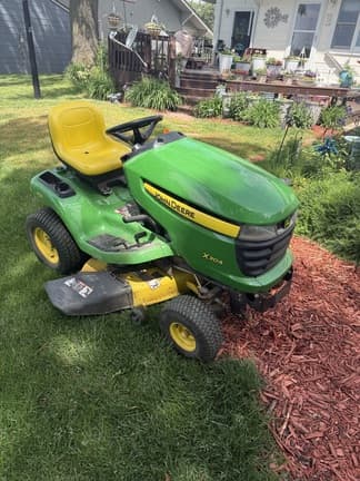 Image of John Deere X304 equipment image 4