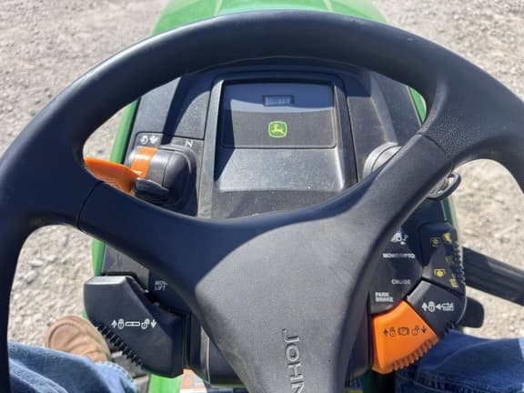 Image of John Deere X304 equipment image 1