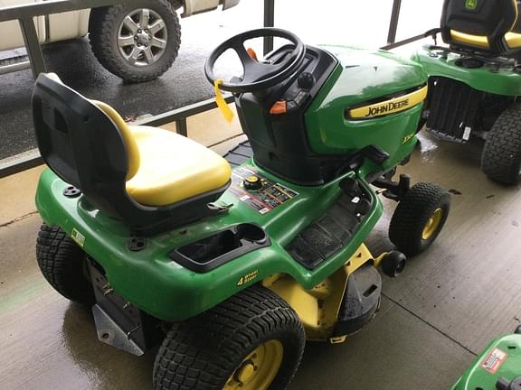 Image of John Deere X304 equipment image 3