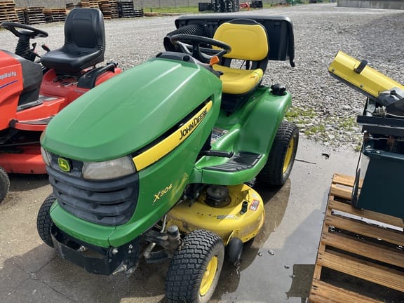 2009 John Deere X304 Equipment Image0