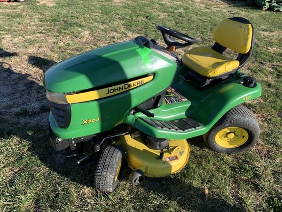Main image John Deere X304