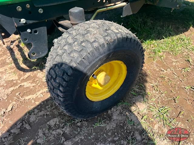 Image of John Deere X304 equipment image 4