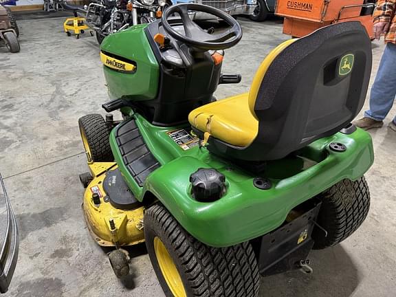 Image of John Deere X320 equipment image 3