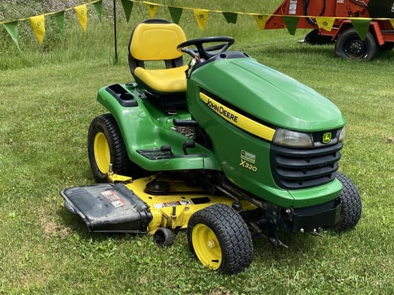 Image of John Deere X320 equipment image 1