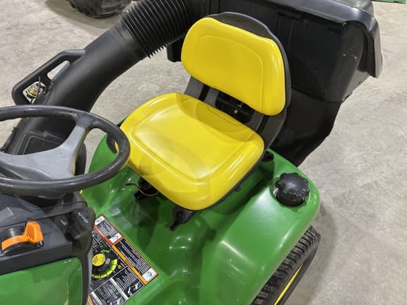 Image of John Deere X320 equipment image 4