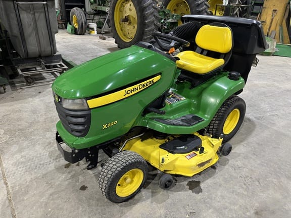 2009 John Deere X320 Equipment Image0