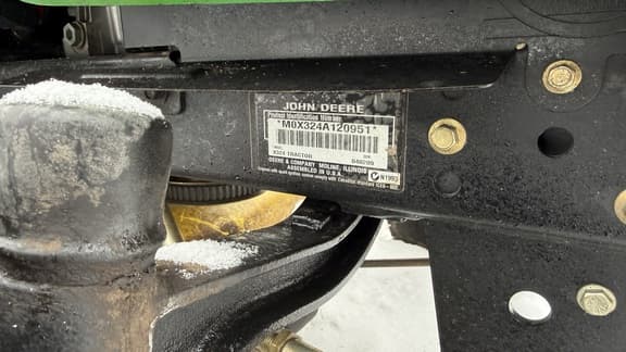 Image of John Deere X324 equipment image 4