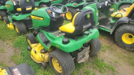 Image of John Deere X324 equipment image 2