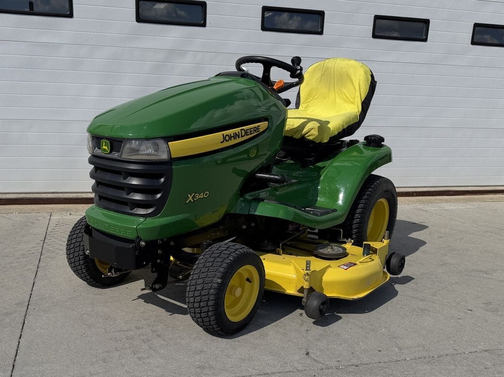 2009 John Deere X340 Equipment Image0