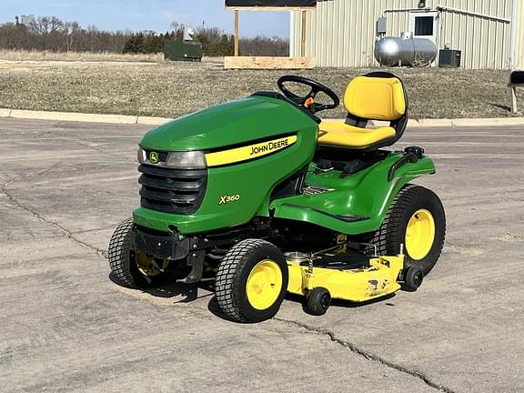 Image of John Deere X360 equipment image 2