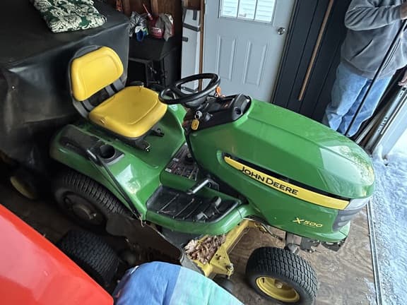 Image of John Deere X500 equipment image 2