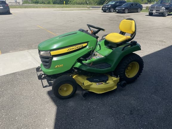 Image of John Deere X520 equipment image 1