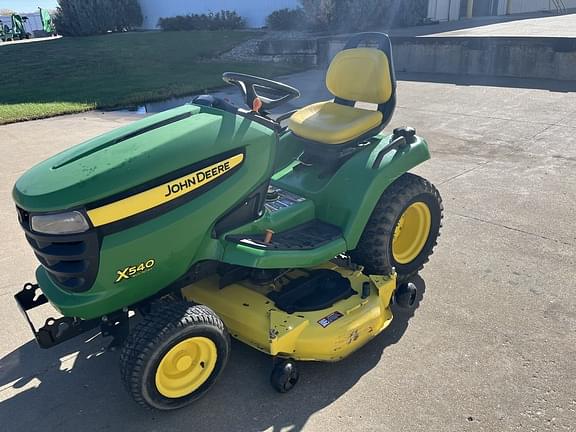 Image of John Deere X540 equipment image 4