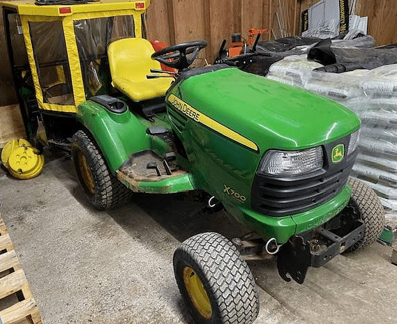 Image of John Deere X700 Primary image