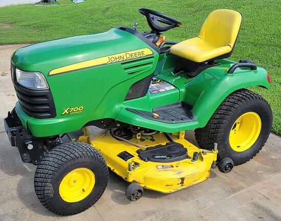 Image of John Deere X700 Primary image