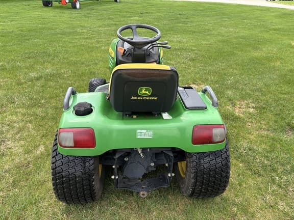 Image of John Deere X700 equipment image 3