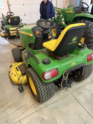 Image of John Deere X720 equipment image 1