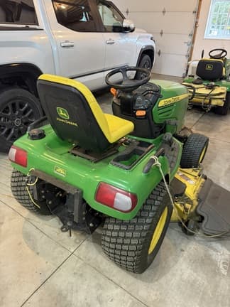 Image of John Deere X720 equipment image 2