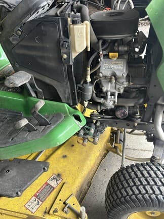 Image of John Deere X720 equipment image 4