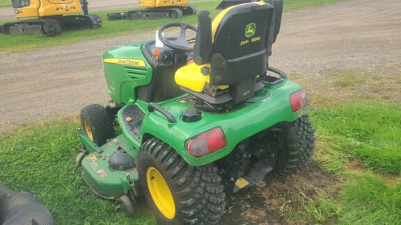 Image of John Deere X720 equipment image 3
