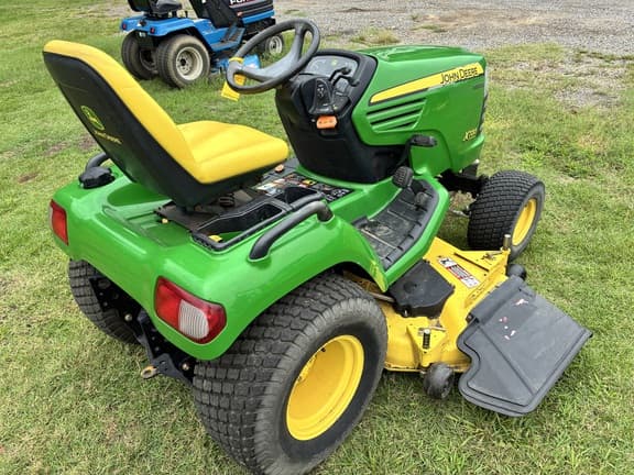 Image of John Deere X720 equipment image 2