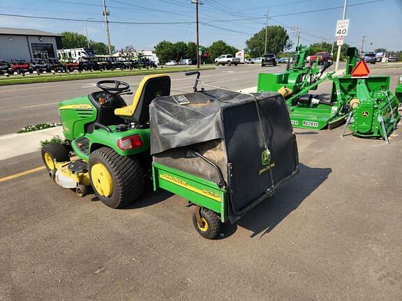 Image of John Deere X720 equipment image 1