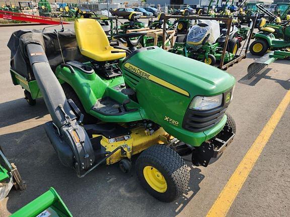 Image of John Deere X720 equipment image 3