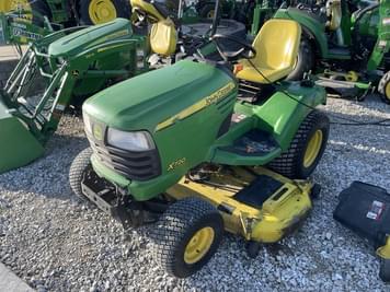 Main image John Deere X720