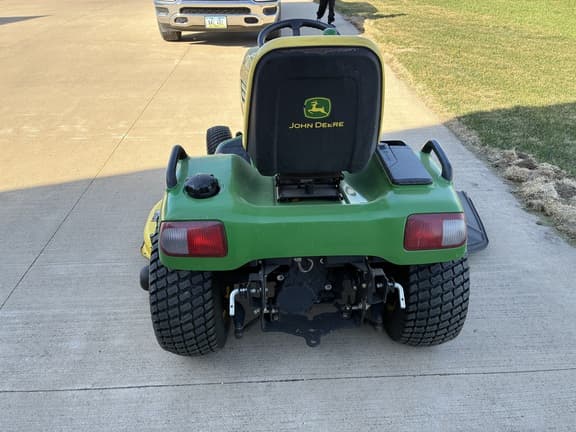 Image of John Deere X724 equipment image 3